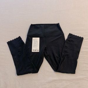 Lululemon Align HR Crop 23 Scalloped
